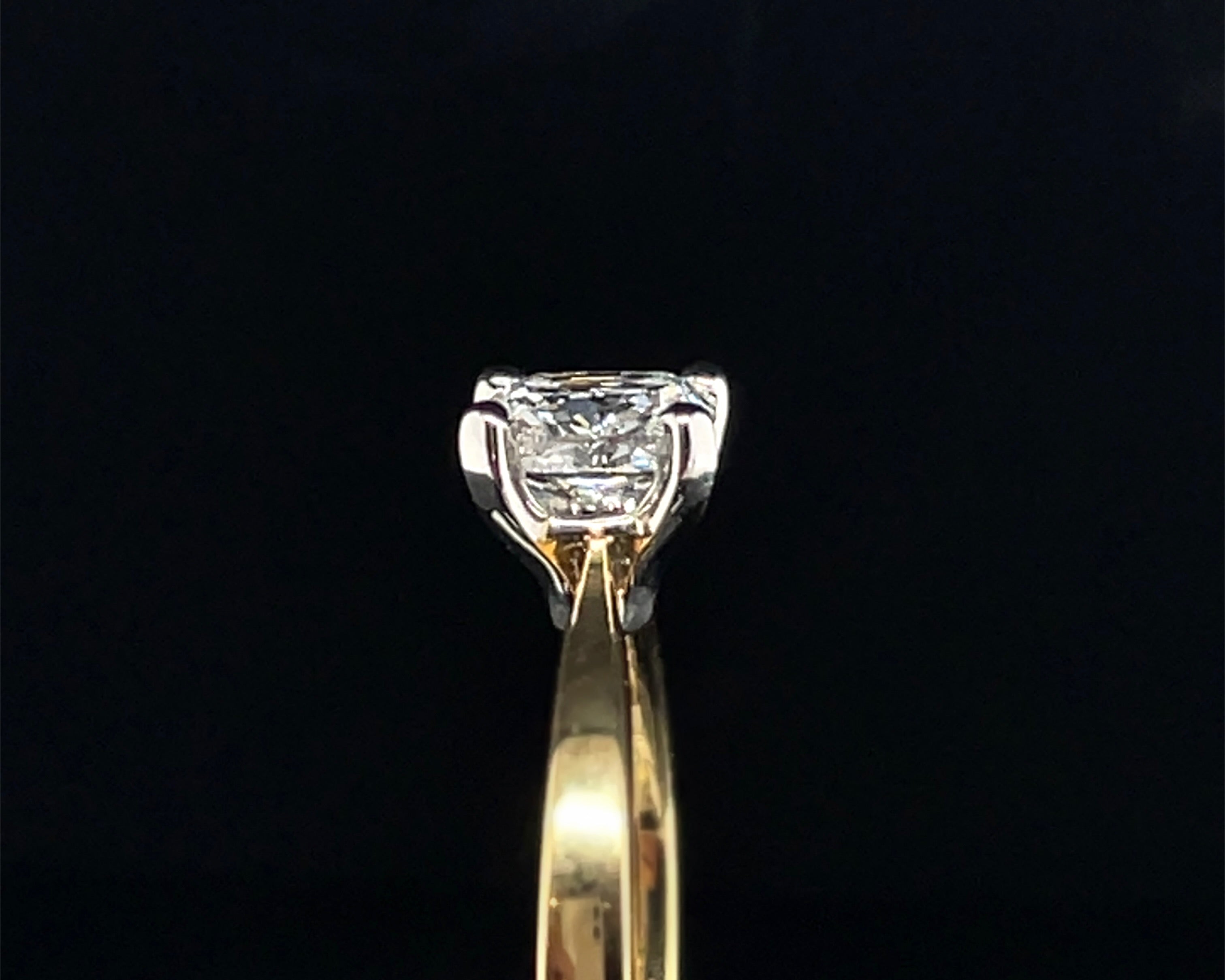 1ct Cushion Cut Diamond Engagement Ring in 18ct Yellow Gold