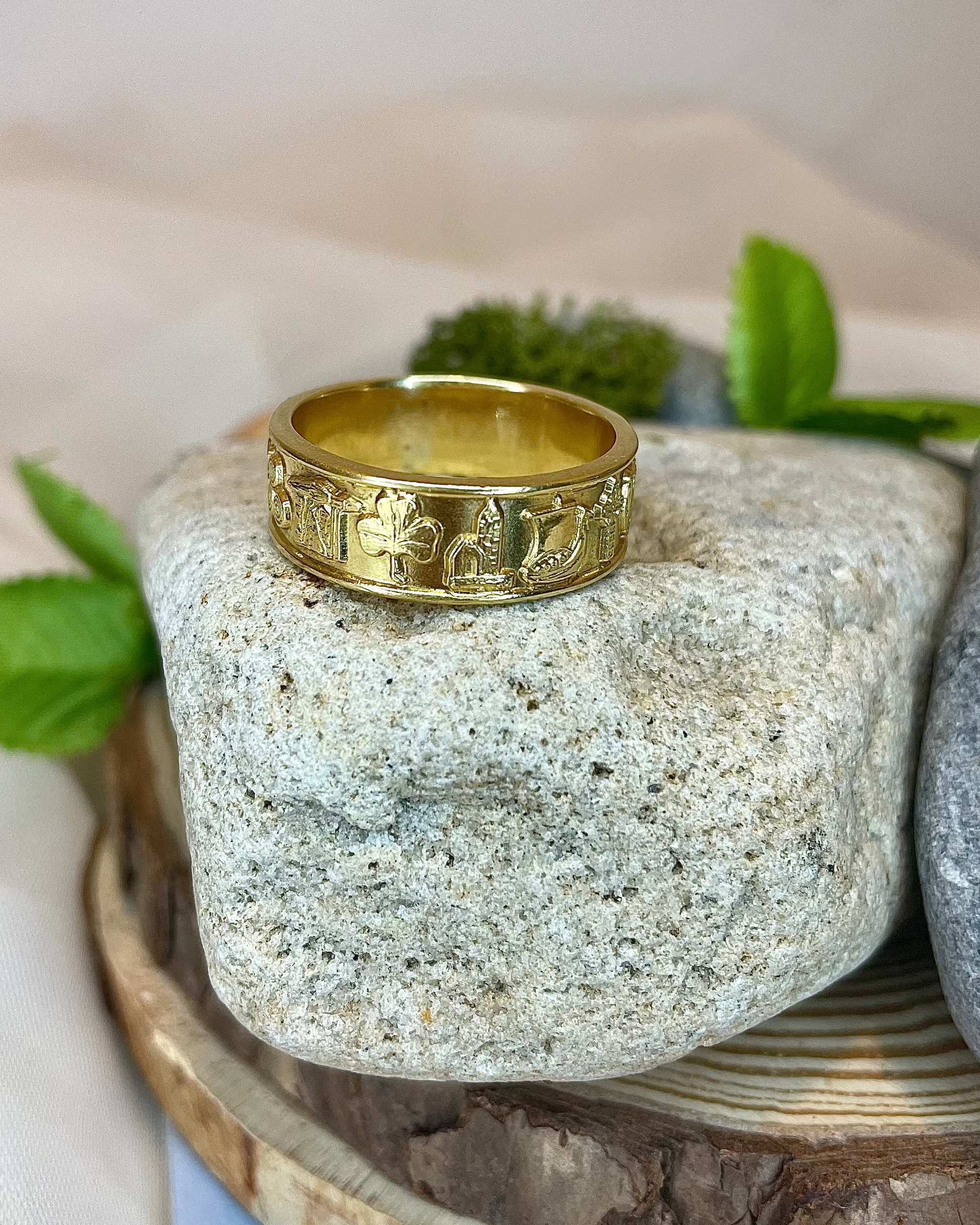18ct gold discount ring wedding band