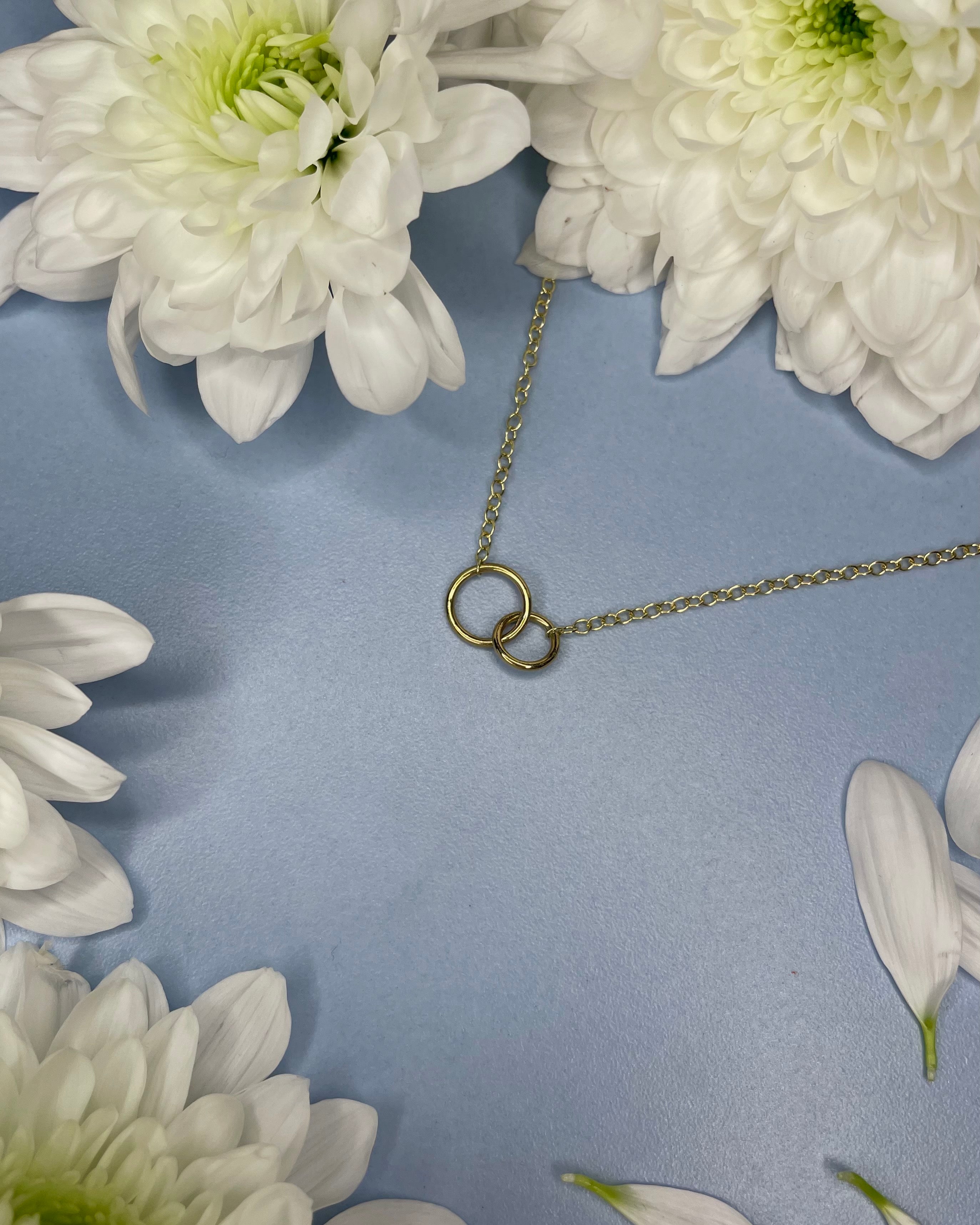 Small Interlocking Circle Pendant 9ct Gold