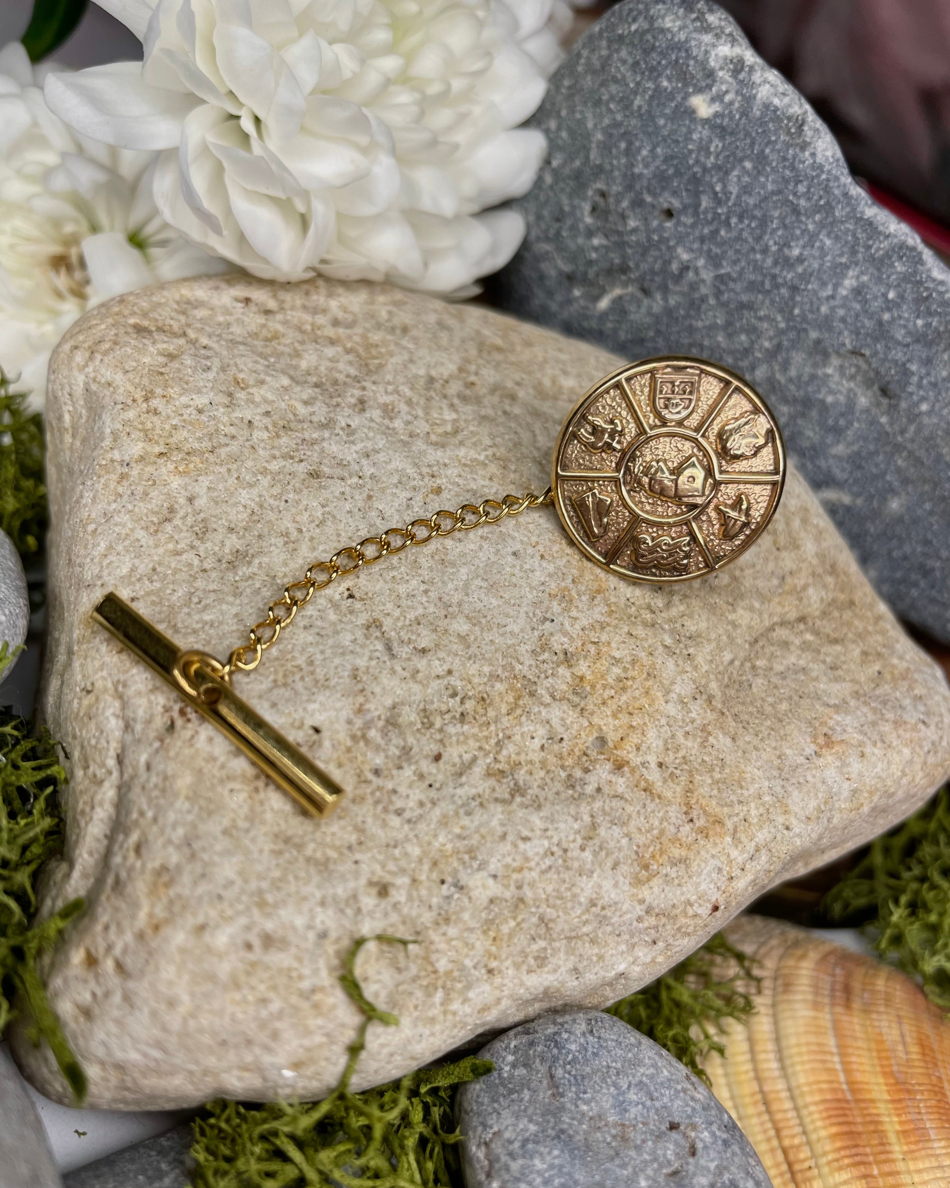Story of Mayo 9ct Tie Pin