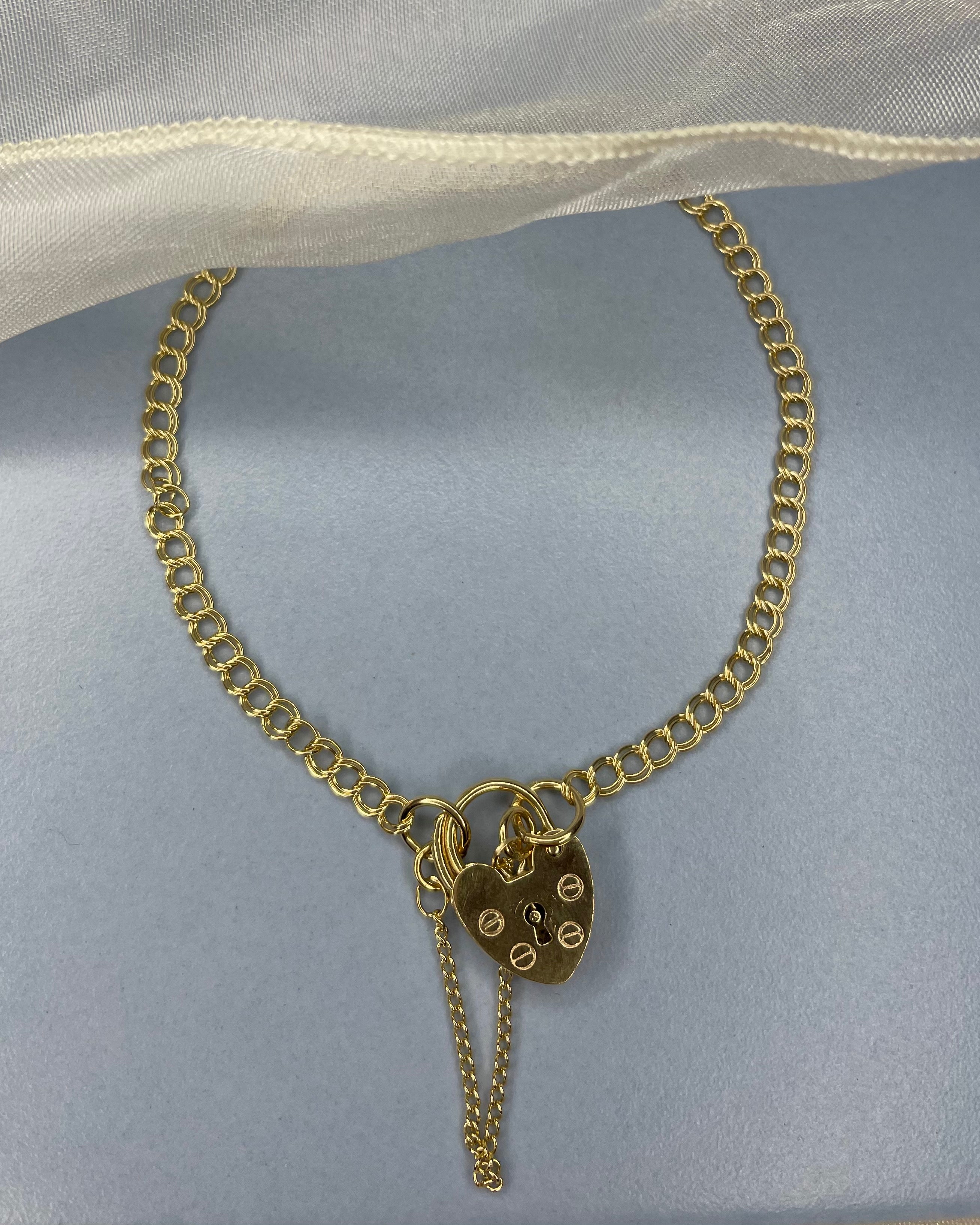 9k Gold Gate Lock Heart Bracelet Light