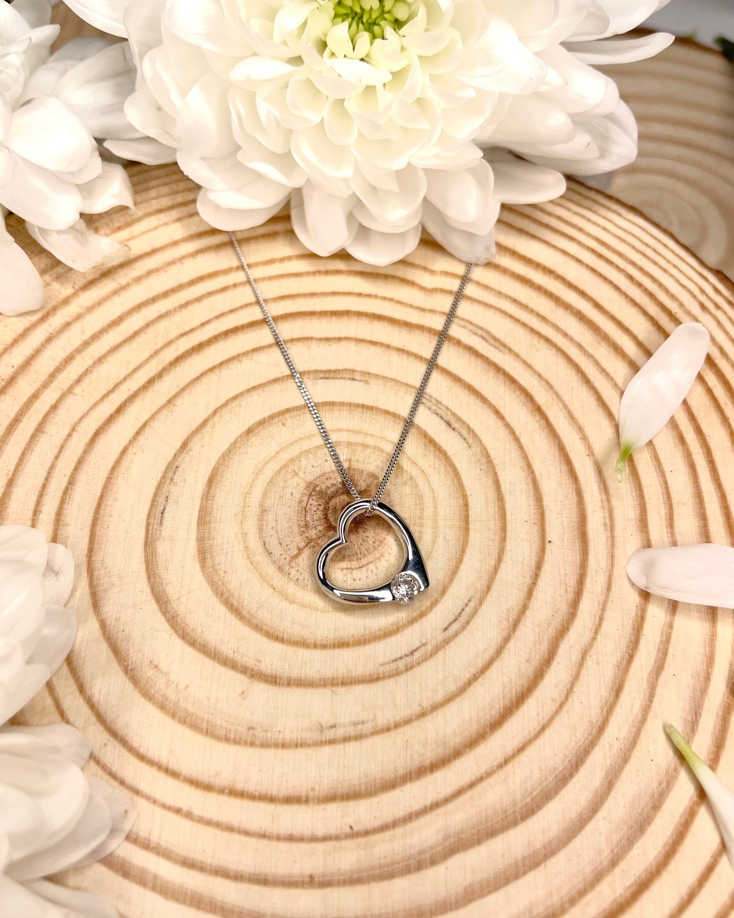 18k White Gold Floating Heart with Diamond