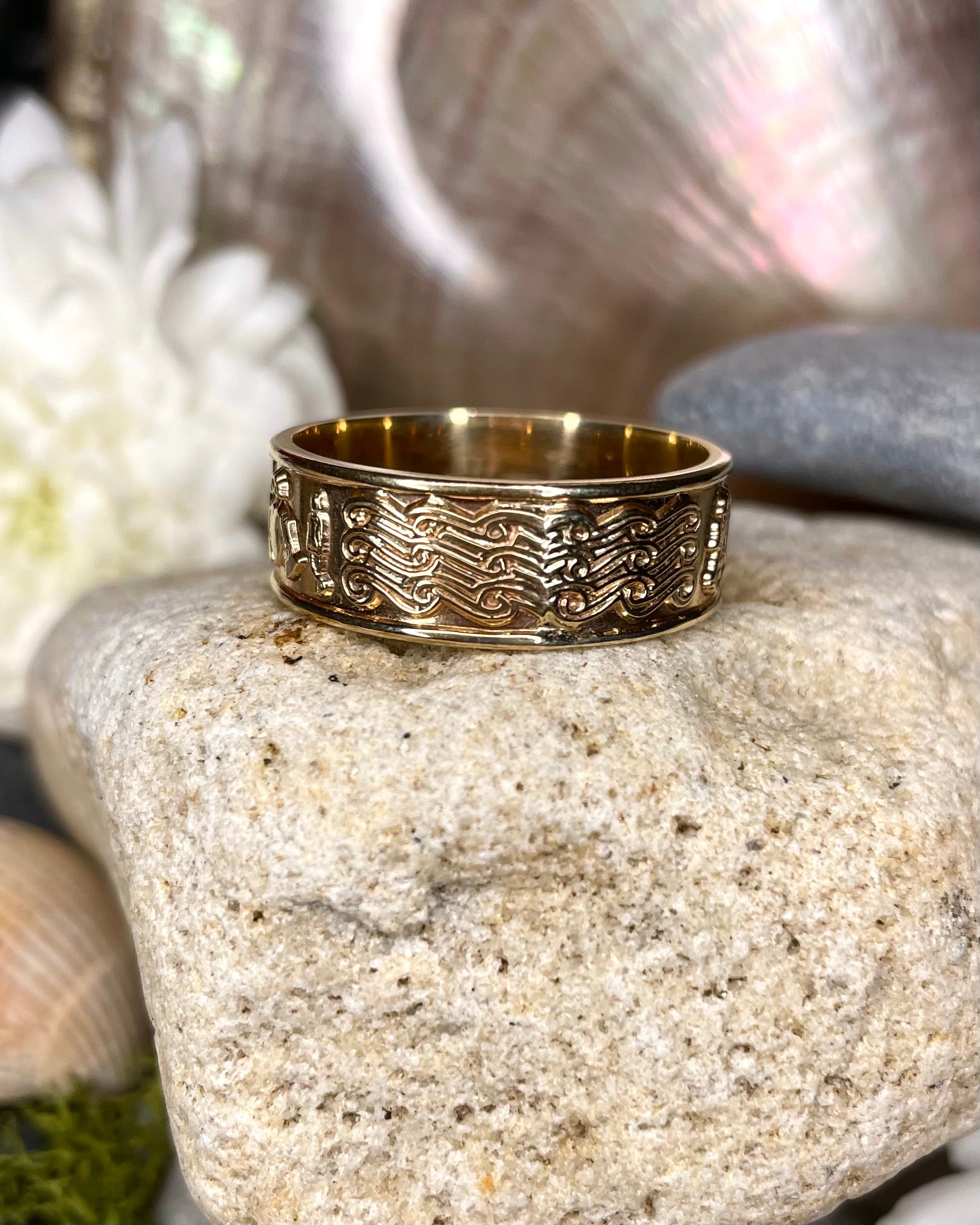 9ct Gold Ring of Ireland