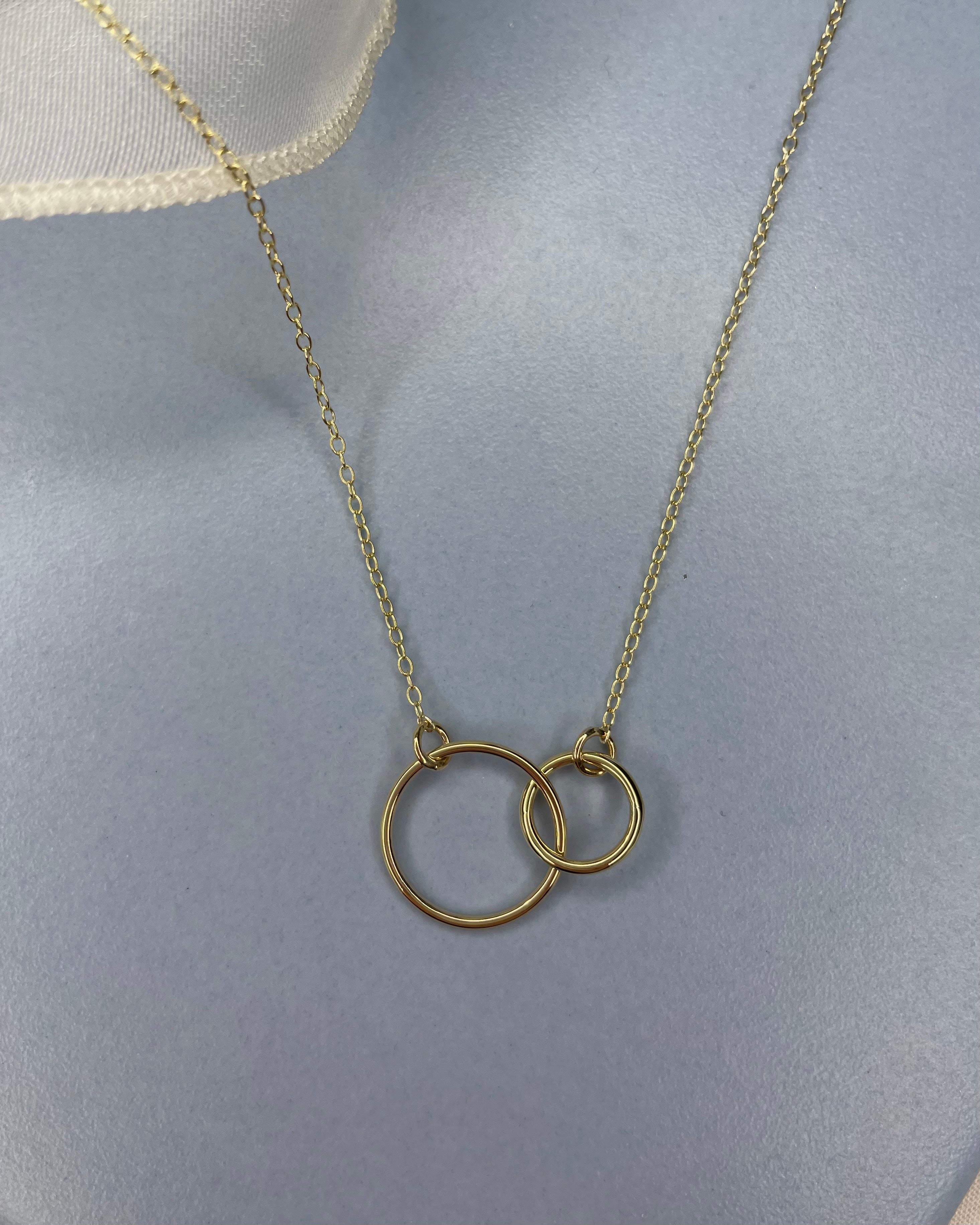 Medium Interlocking Circle Pendant 9ct Gold