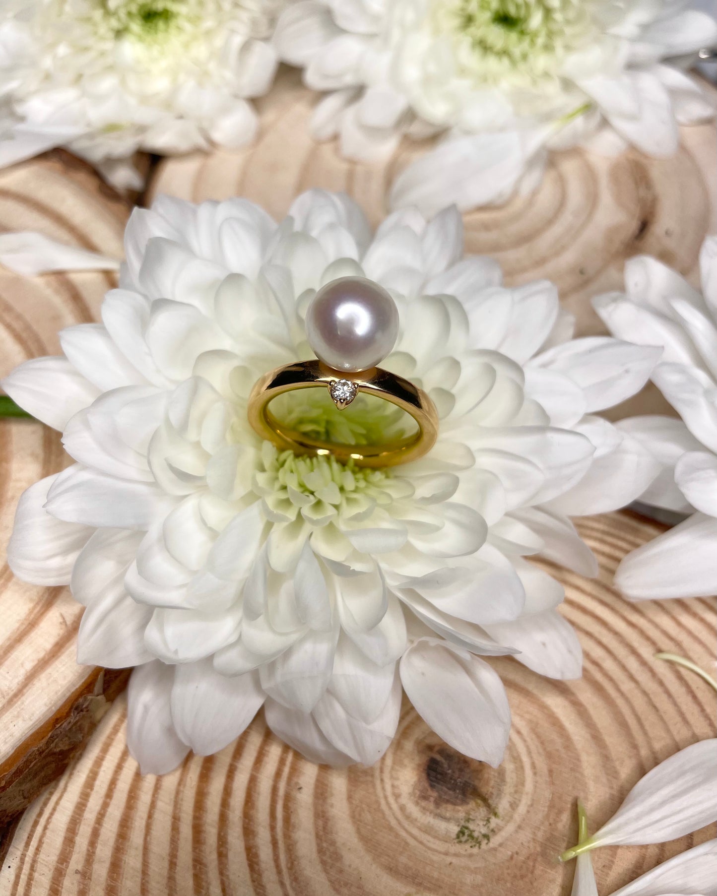 18ct Pearl and Diamond ring
