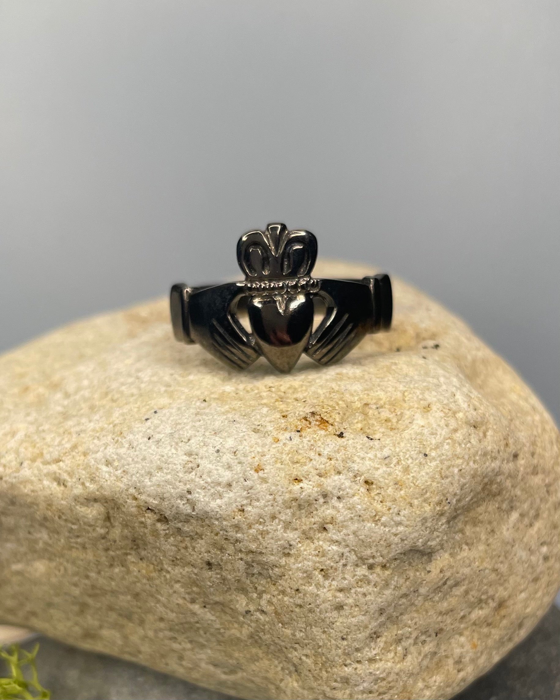 Heavy Rhodium Plating Claddagh Ring