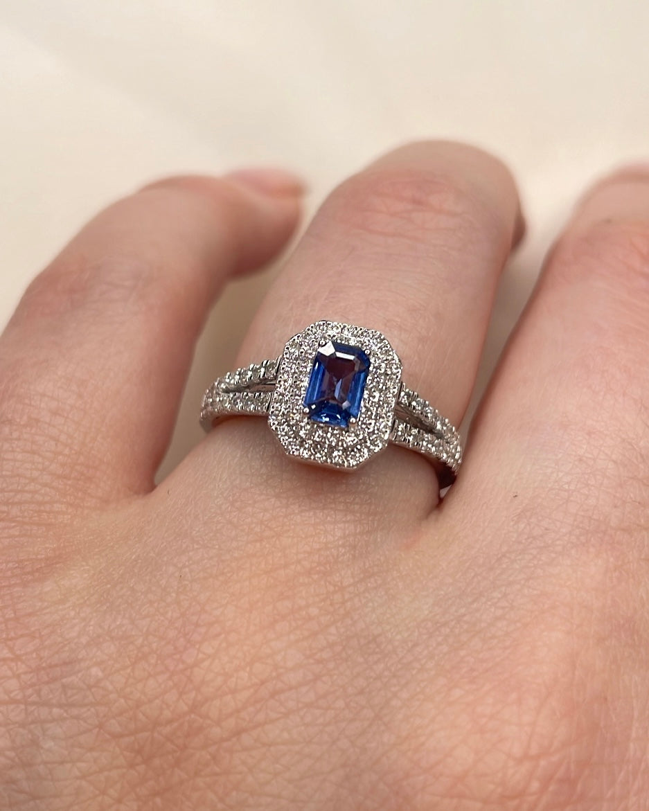 18ct White Gold Sapphire Double Halo Split Shank Diamond Ring