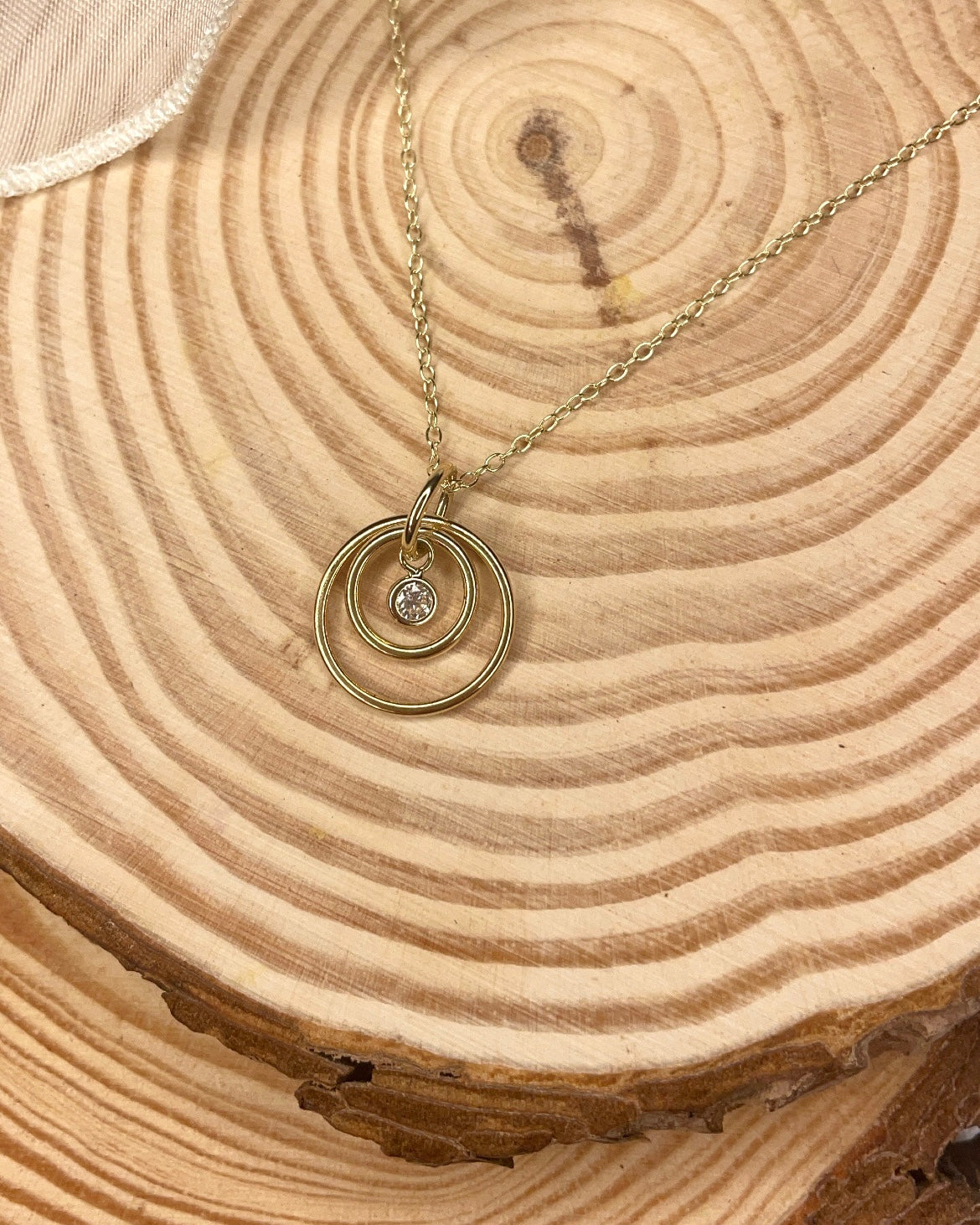 9ct Double Circle & Diamond Pendant