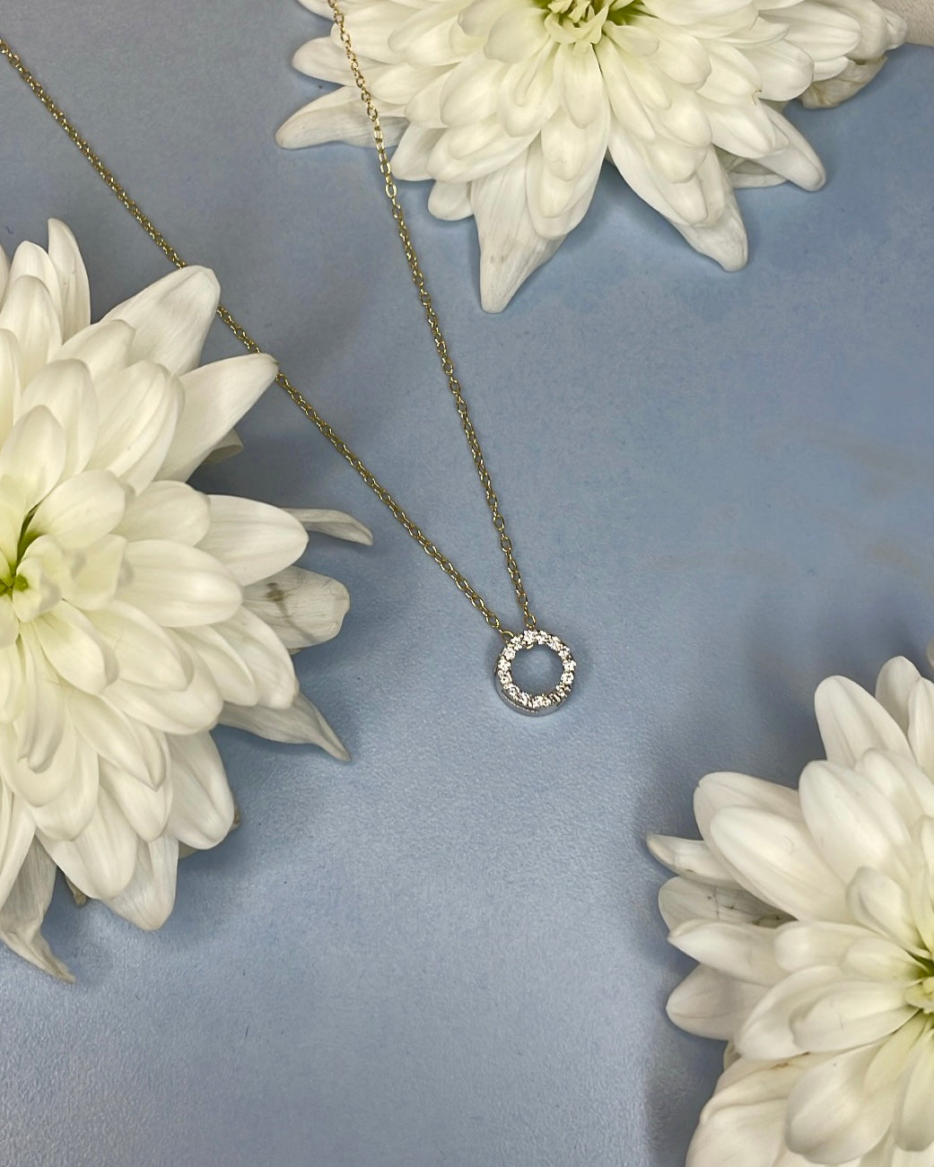 9k Gold Cubic Zirconia Circle Pendant