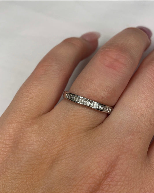 18ct White Gold Baguette Cut Wedding Band
