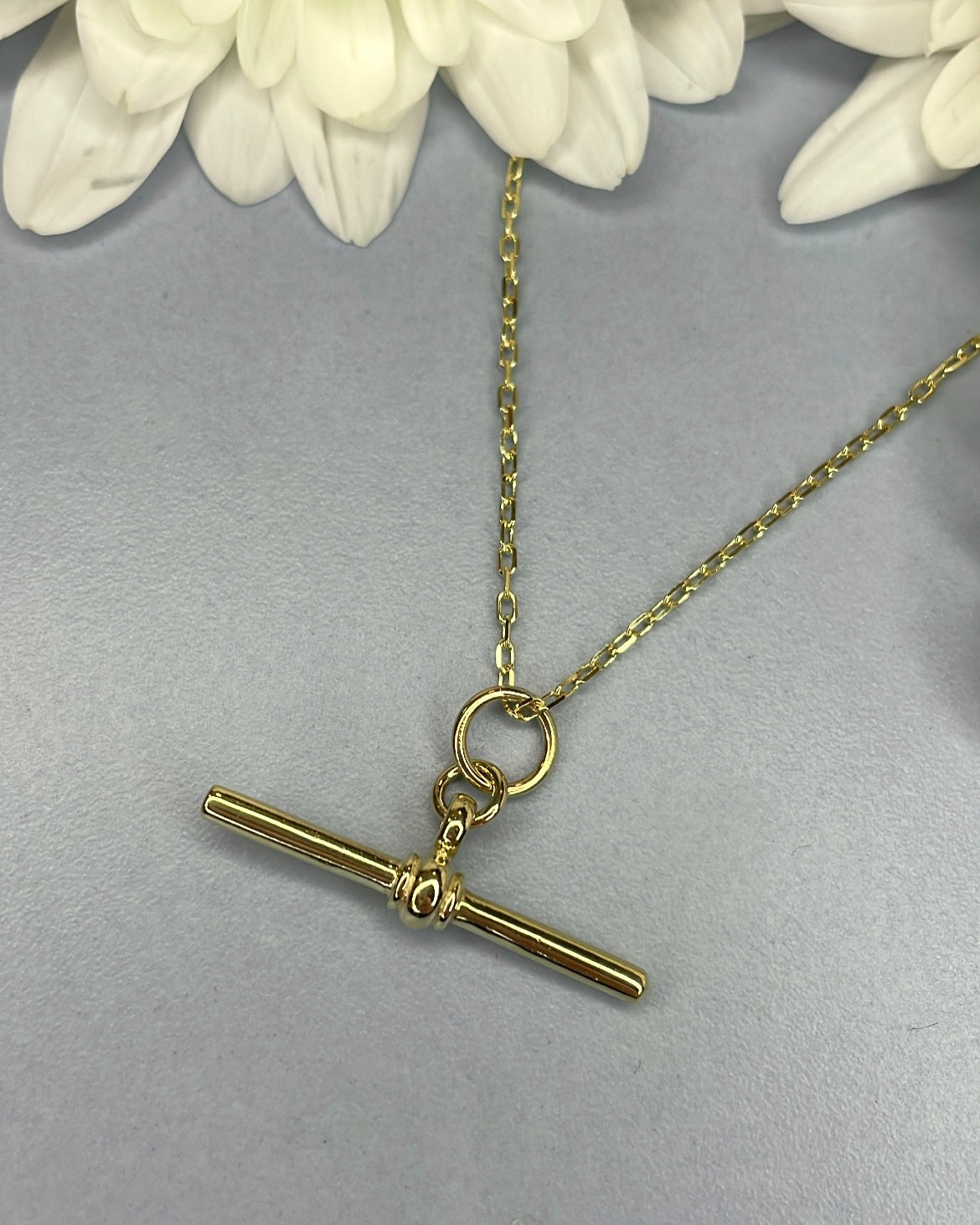 9ct Gold Traditional T-bar Pendant