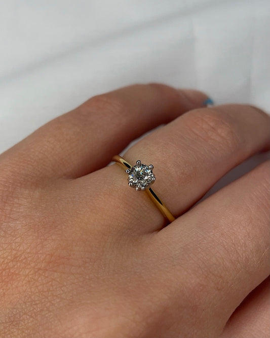 18ct Six Claw Yellow gold Solitaire Engagement Ring