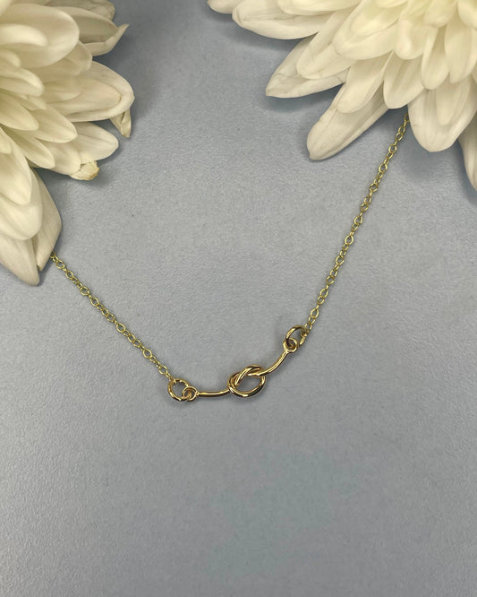 9ct Yellow Gold Love Knot Pendant