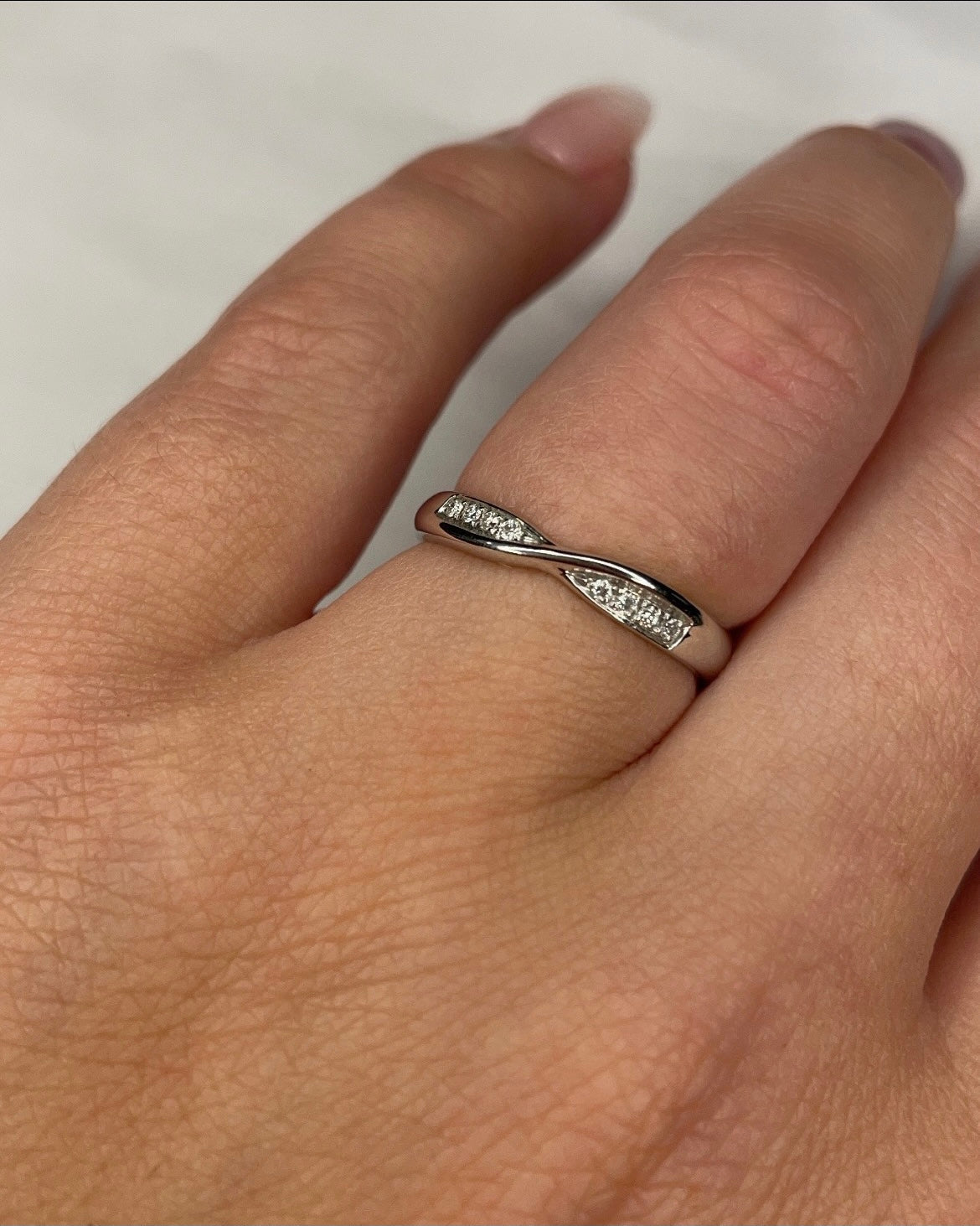 18ct White Gold Twist Wedding Band