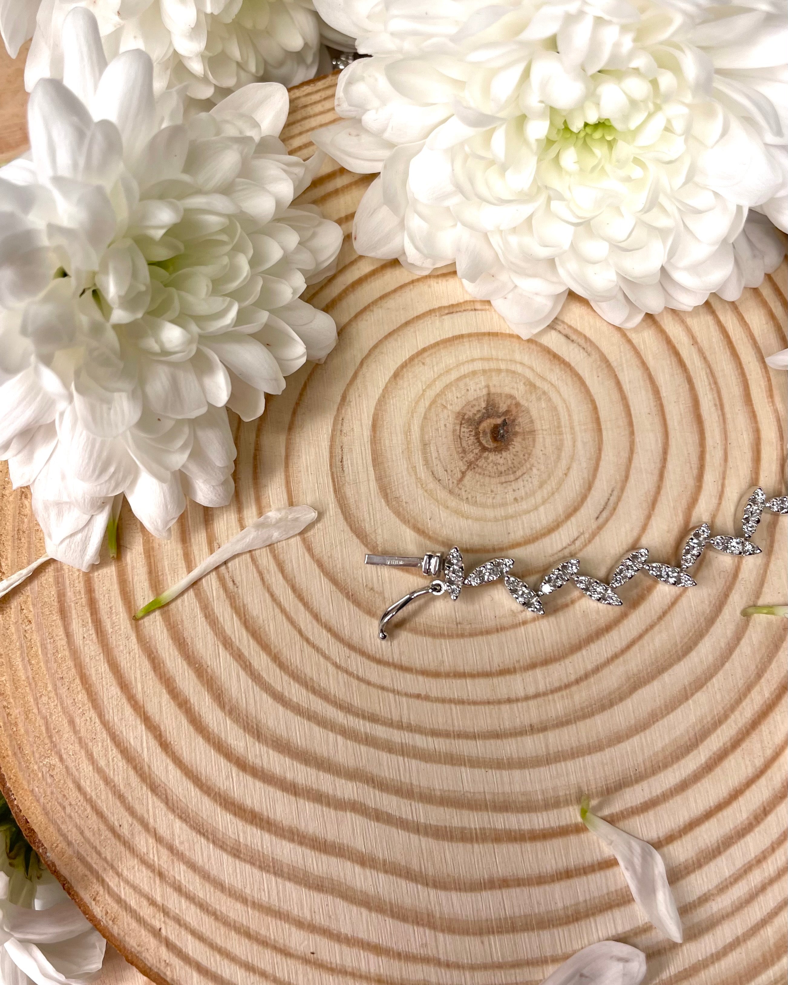 18ct White Gold Diamond Leaf Bracelet