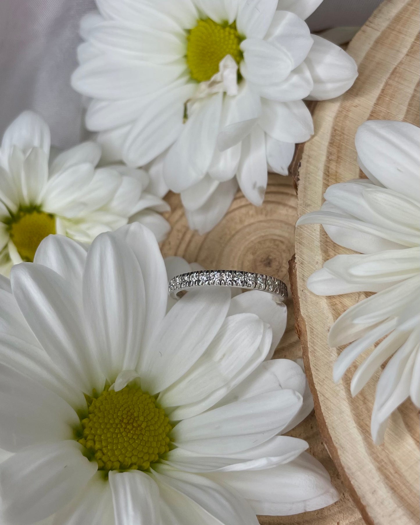 18ct White Gold 15 Diamond Wedding Band