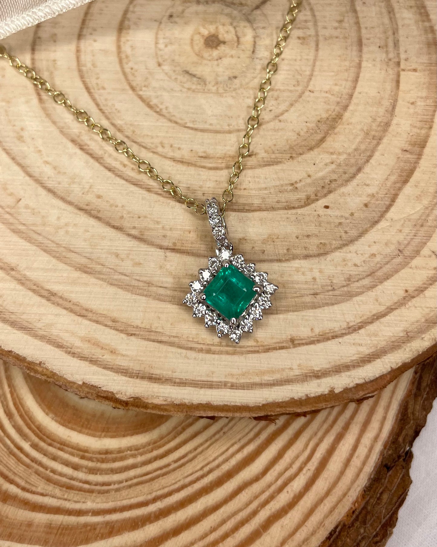 Princess Cut Emerald & Halo Lab Diamond Pendant