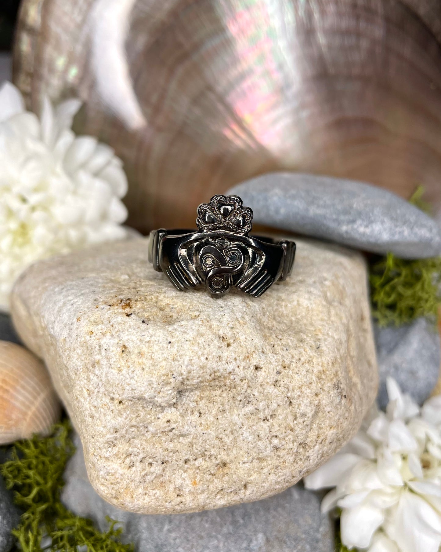 Black Rhodium Claddagh Millenium ‘Trinity’ Ring