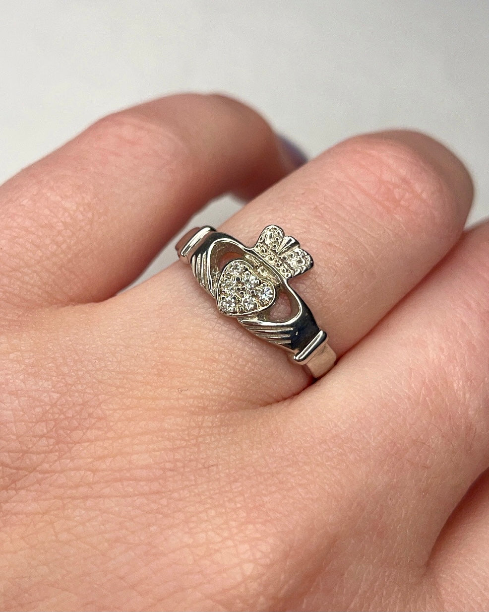 9k White Gold Claddagh Pavé Diamond Ring